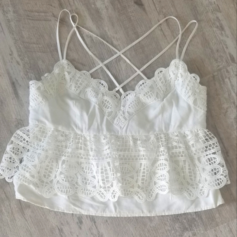 Gianni Bini Large White Lace Cropped Tank